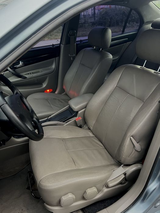 Chevrolet Evanda 2.0 2005 рік  кондиціонер працює