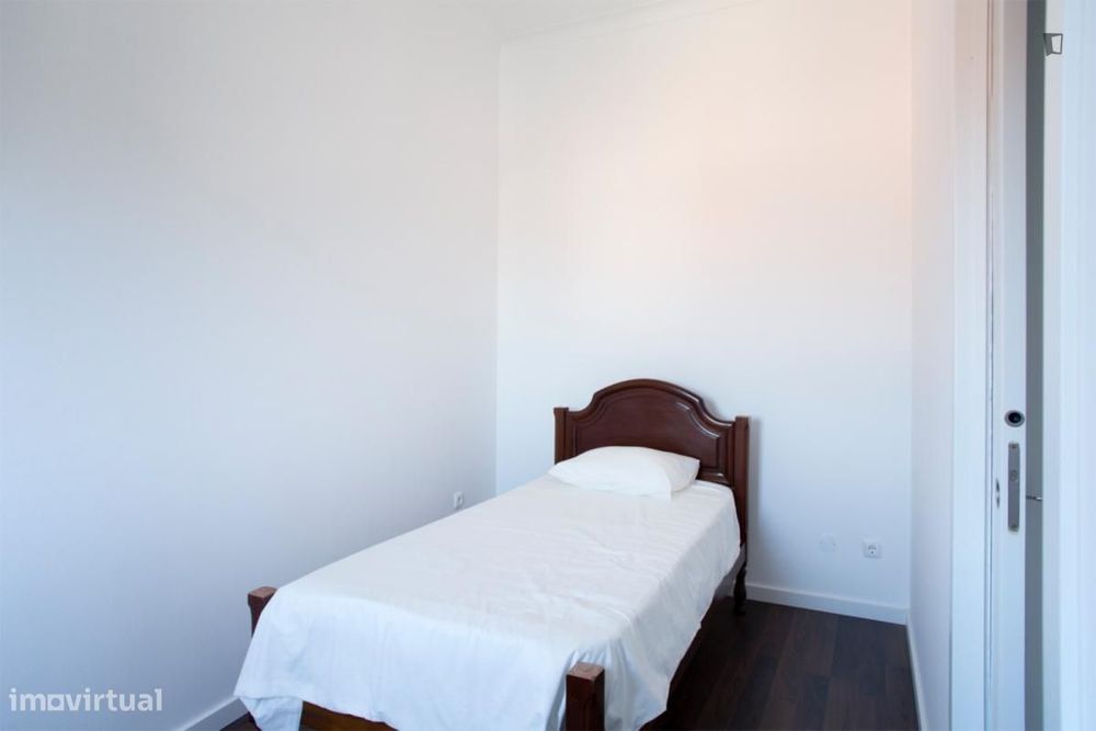 Quarto - localizado em Alcântara Lisbon