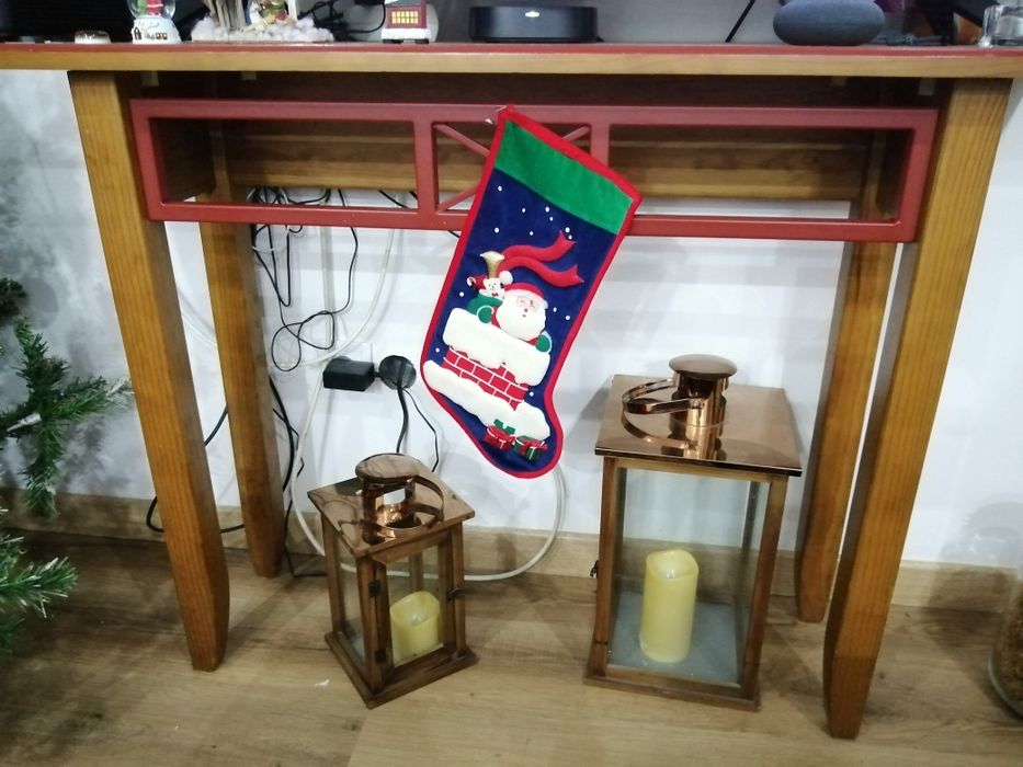 Mesa e espelho de Hall de entrada