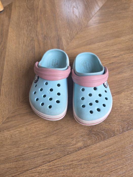 Klapki crocs rozmiar C8