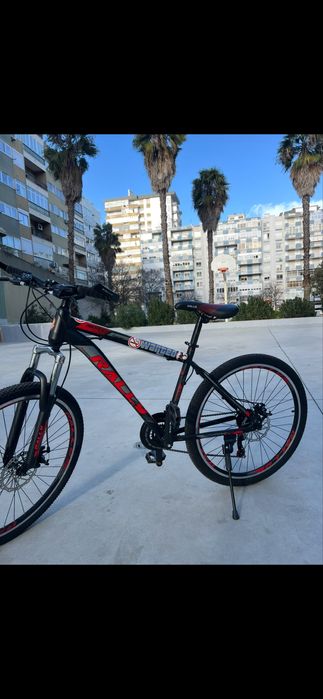 Bicicleta comprada no dubai, tenho mais uma azul