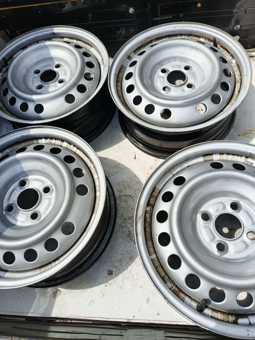Продам диски металічні R15 , 4*100 .