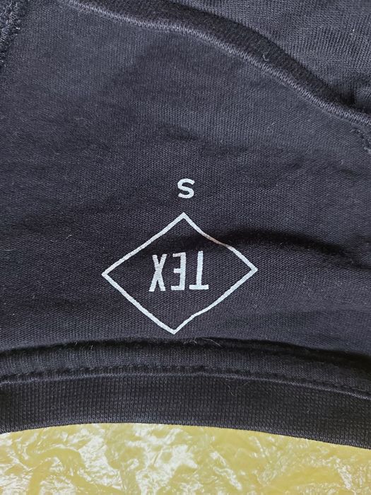 T-shirt czarny z czaszką damski rozmiar S firma TEX