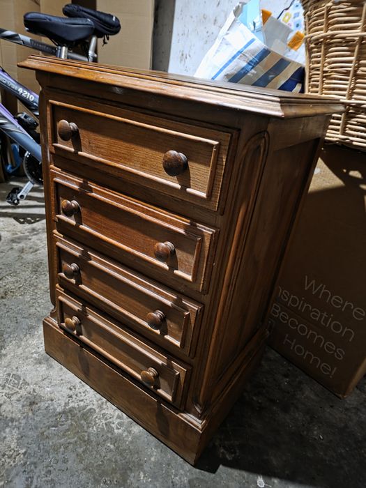 2 Mesinhas de cabeceira