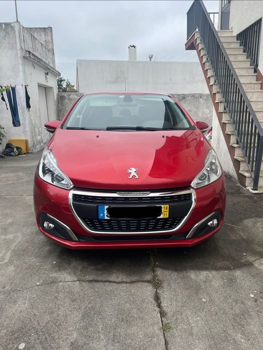 Peugeot 208 signature