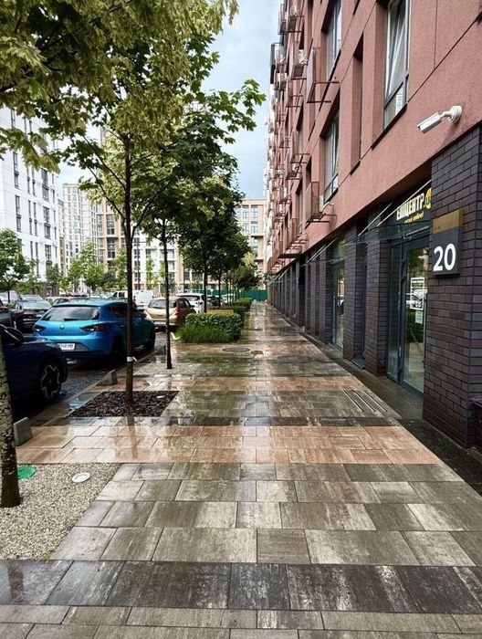 Здається в оренду приміщення у Файна Таун,фасад,Нивки,Салютна,2