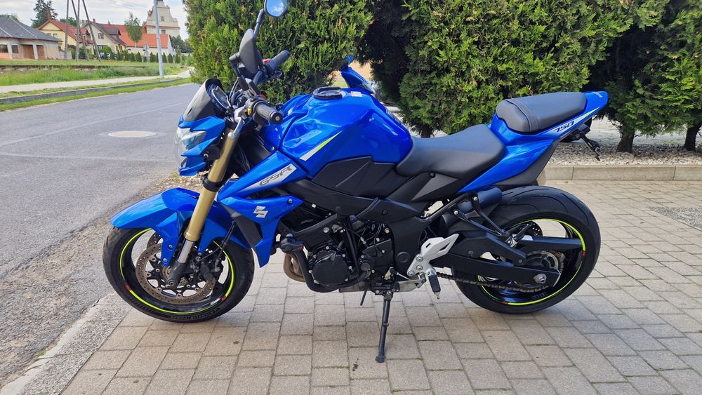 Suzuki GSR 750 rok 2016 przebieg 25 tys km