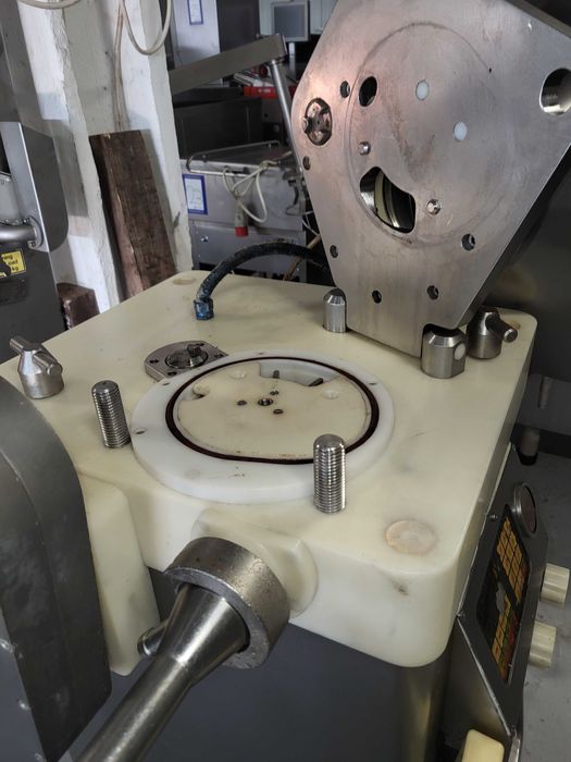 Nadziewarka próżniowa Frey JA 50