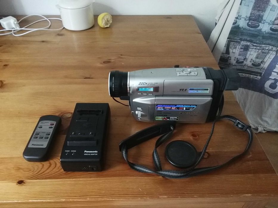 Sprzedam kamerę Panasonic NV-VS4