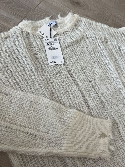 Тонкий трендовий светр