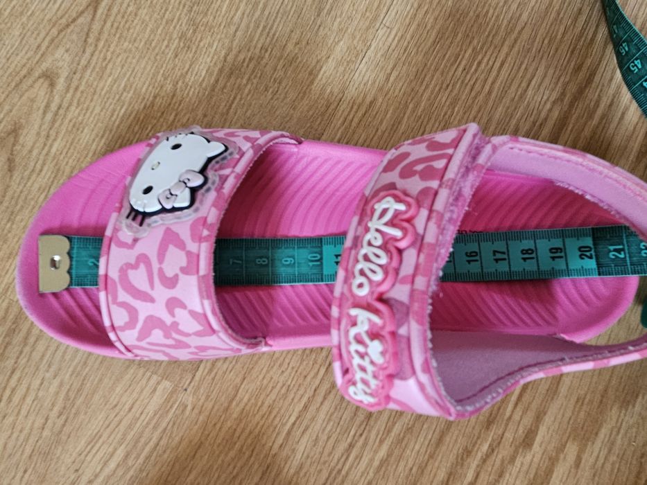 Lekkie sandały r. 32 + czapka Hello Kitty na rzep w kotki