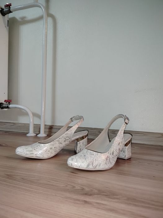 Buty na obcasie damskie