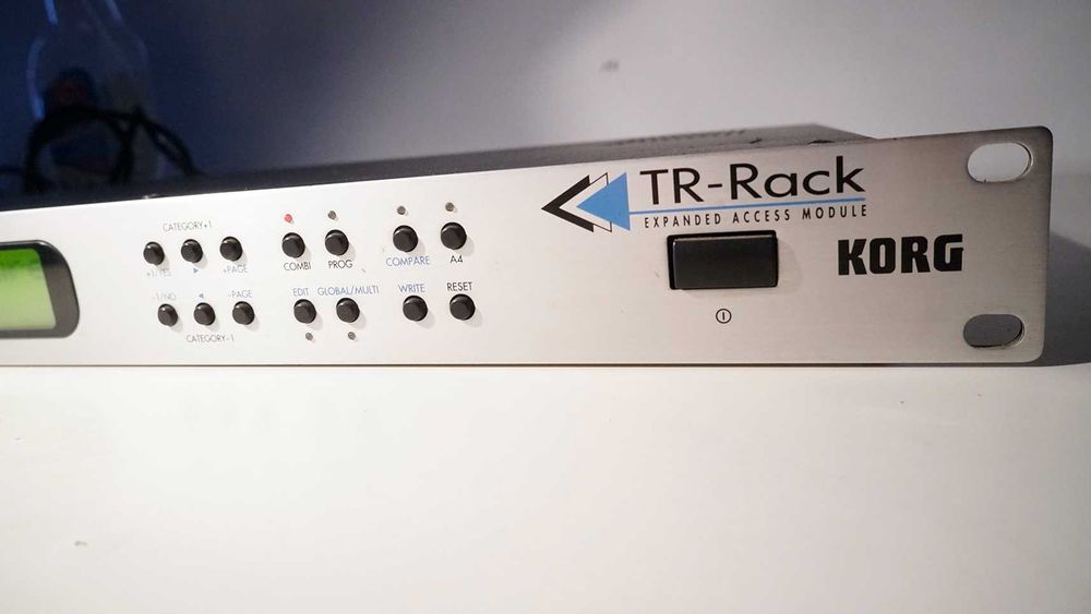 Korg TR-Rack - Korg Trinity versao rack