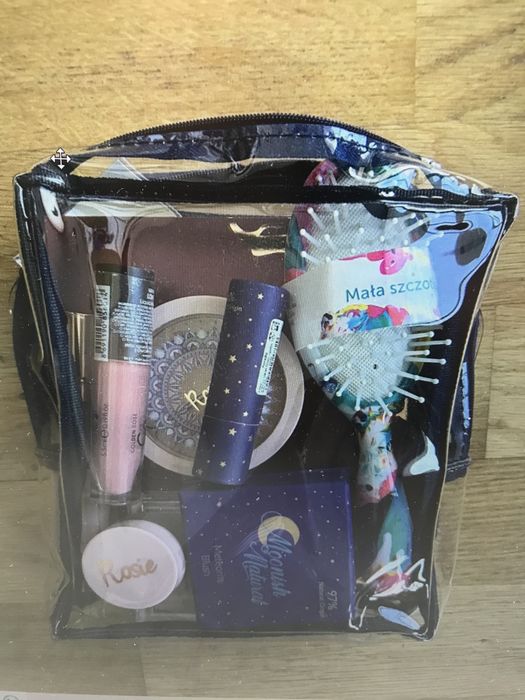 Komplet kosmetykow , nowe  tanio