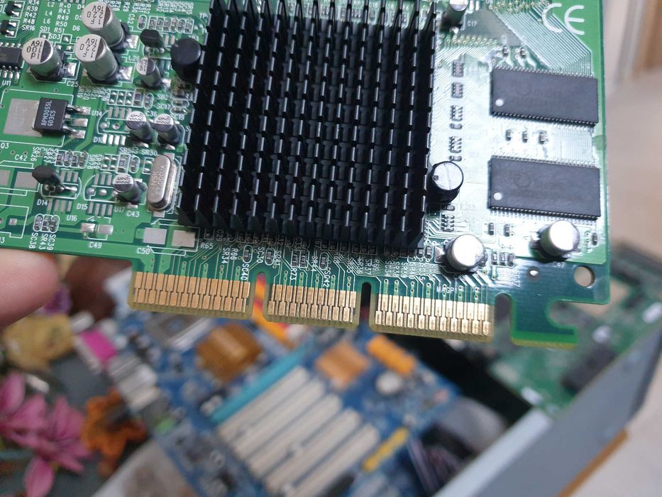 karta gaficzna retro ATI RADEON 7000 64MB (DDR) AGP DVI VGA RV6S