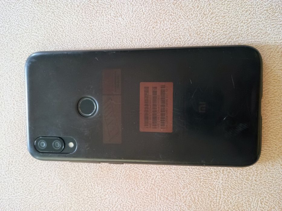 Телефон Xiaomi Mi Play