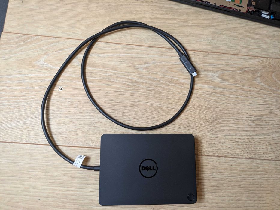 Uniwersalna stacja dokująca DELL K17A z oryginalnym zasilaczem DELL