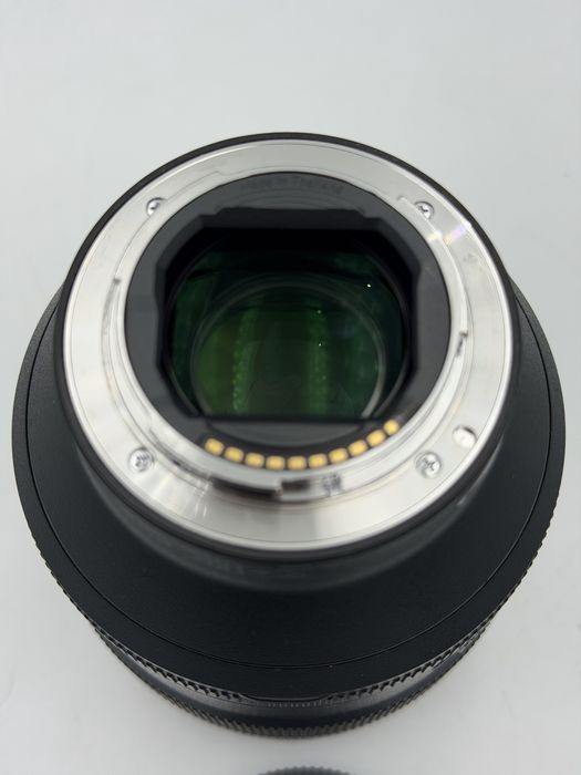 Obiektyw Sony E 85 1.4 FE  bdb stan