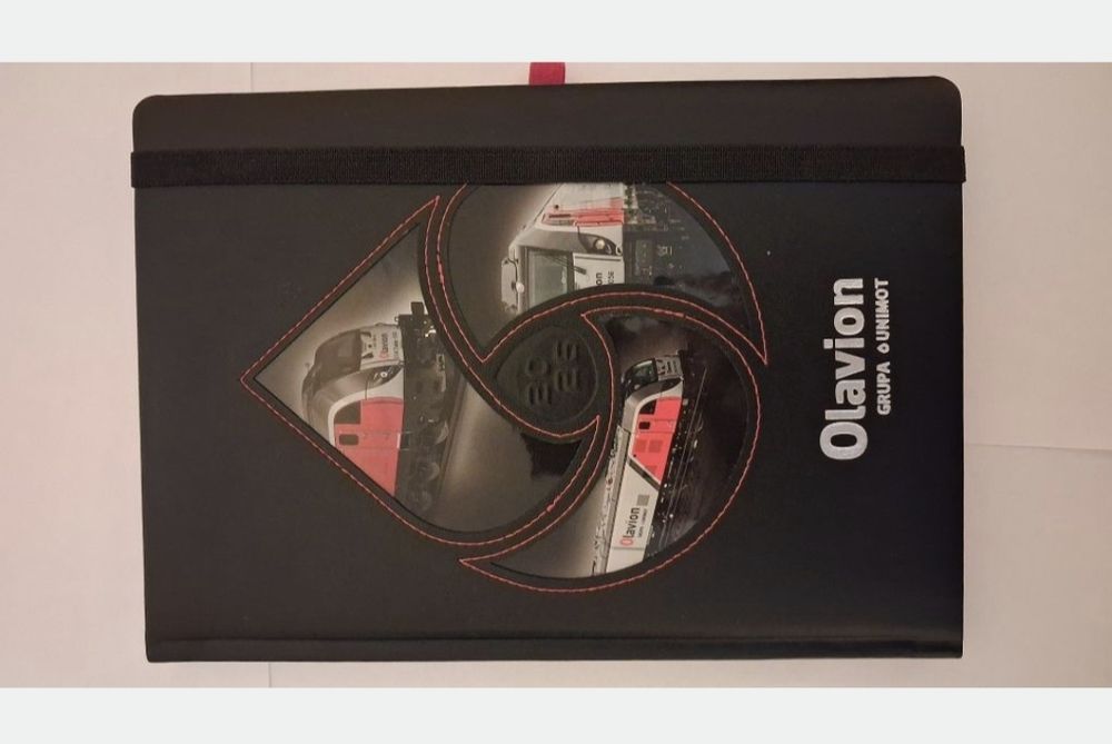 Kalendarz z kotem i trójkątem