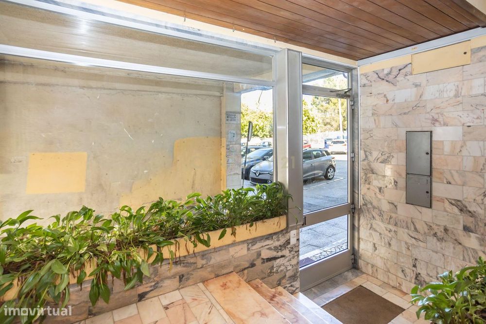 Apartamento T2 com Varanda Cruz de Pau, Amora - Seixal -