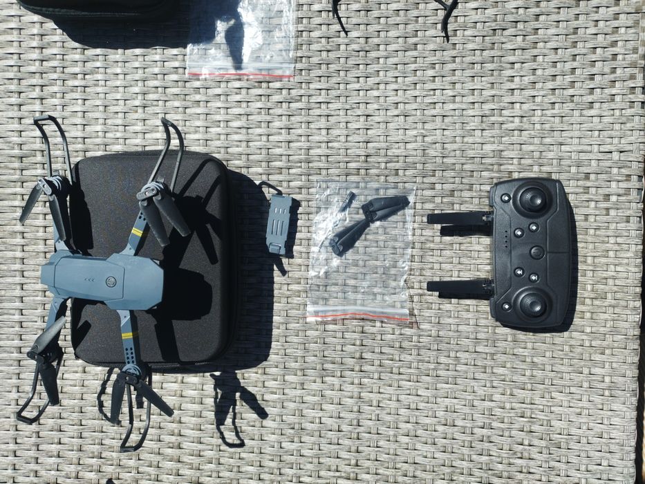 3 drones working with accessories447027449671854082