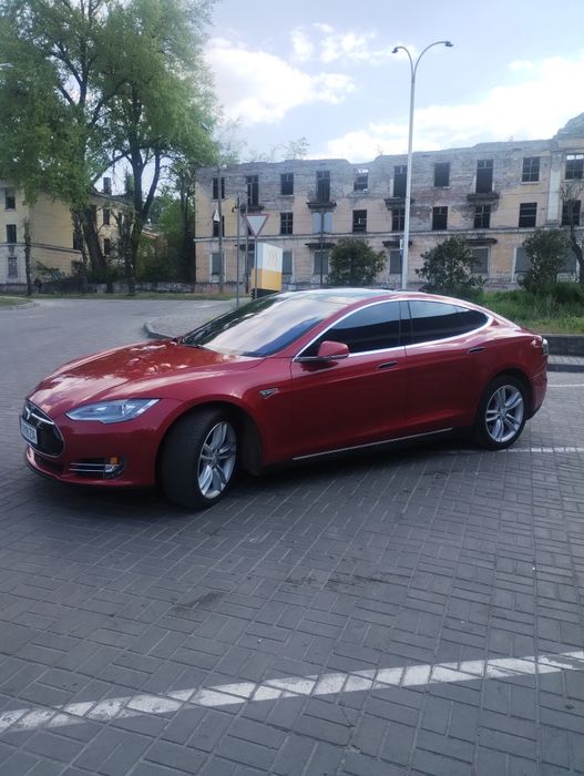 Tesla Model S 2016