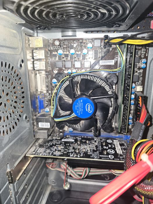 Sprzedam komputer stacjonarny