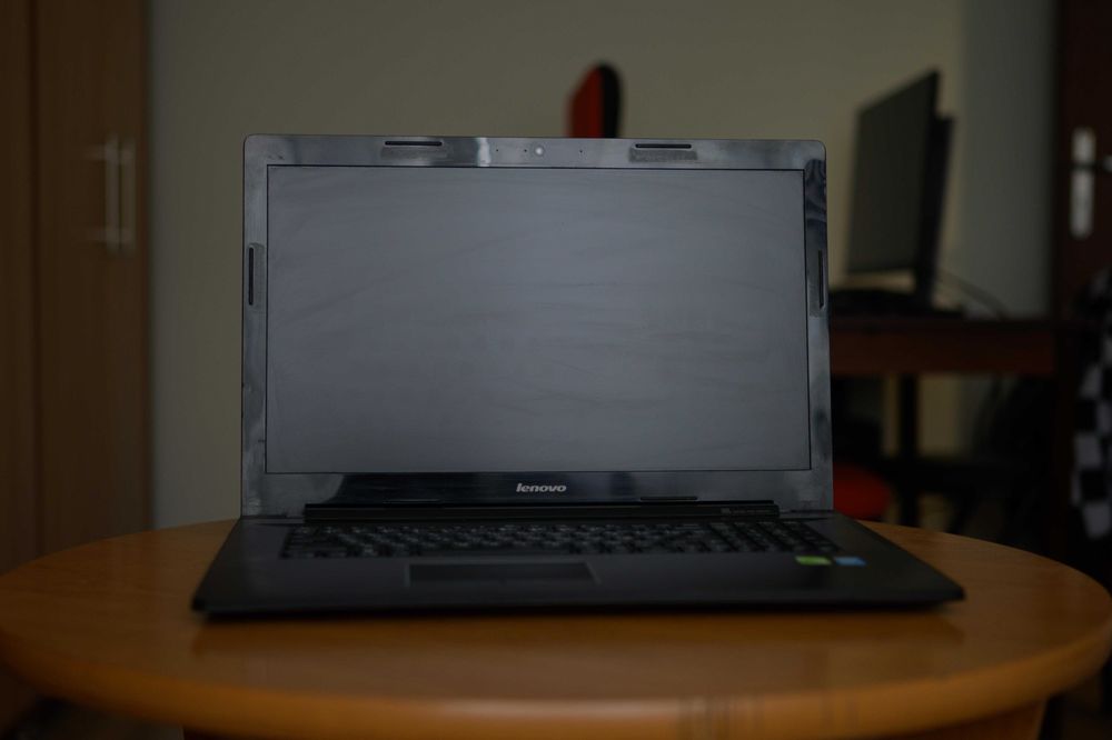 Lenovo Z70-80 | 17" | i7 | 8GB RAM | 128+256 SSD