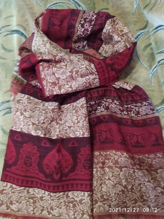 Красивый шарф,палантин