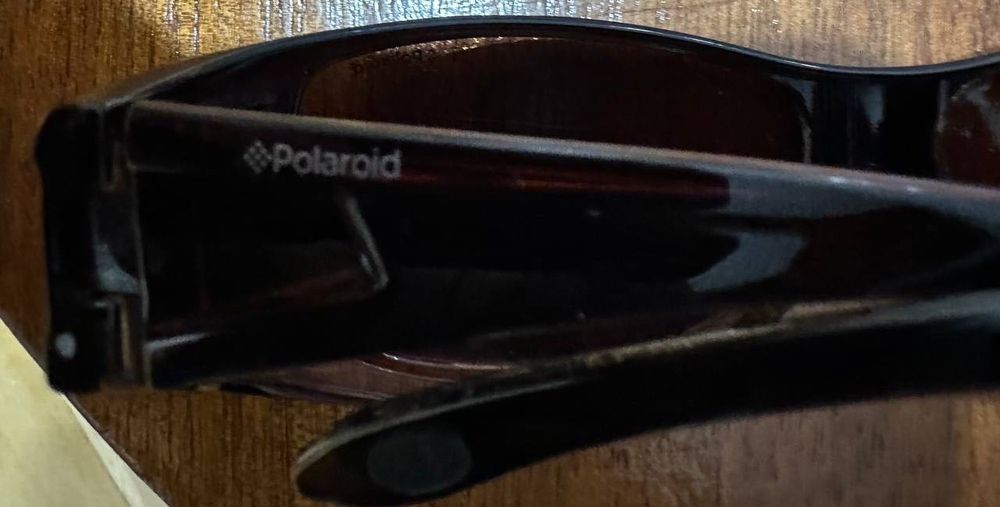 Сонцезахисні окуляри Polaroid