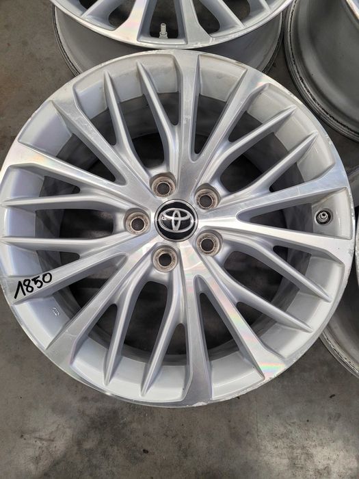 Felgi aluminiowe r 18 toyota komplet