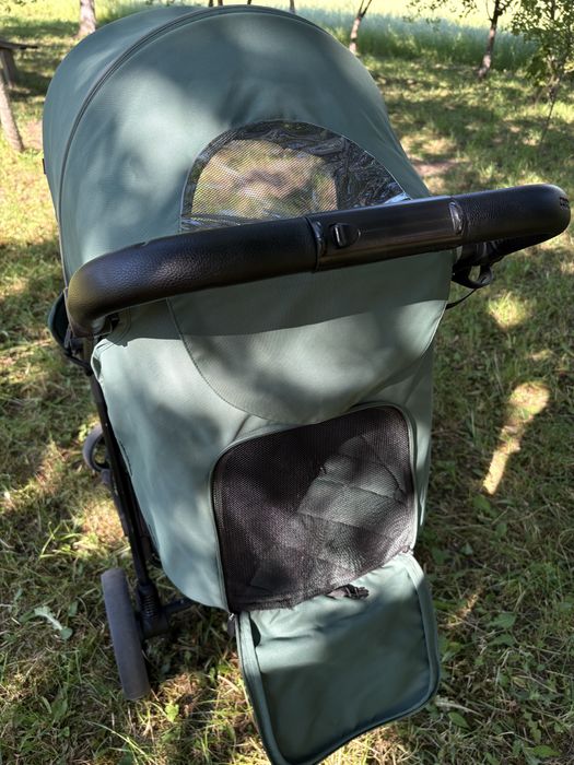 Дитяча прогулянкова коляска Carrello Bravo