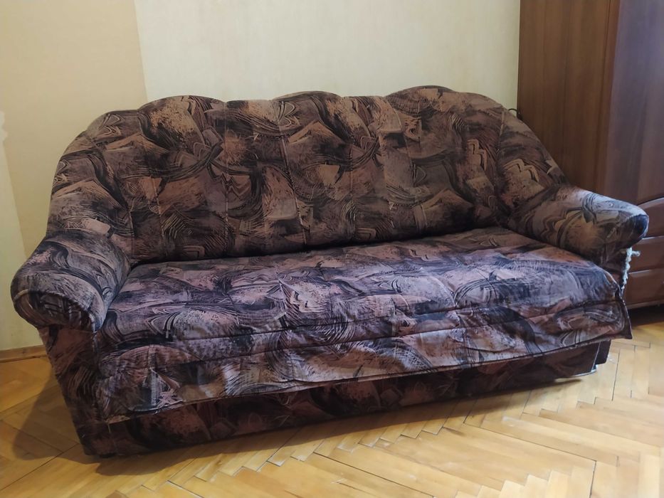 Продам диван и кресло к нему в подарок