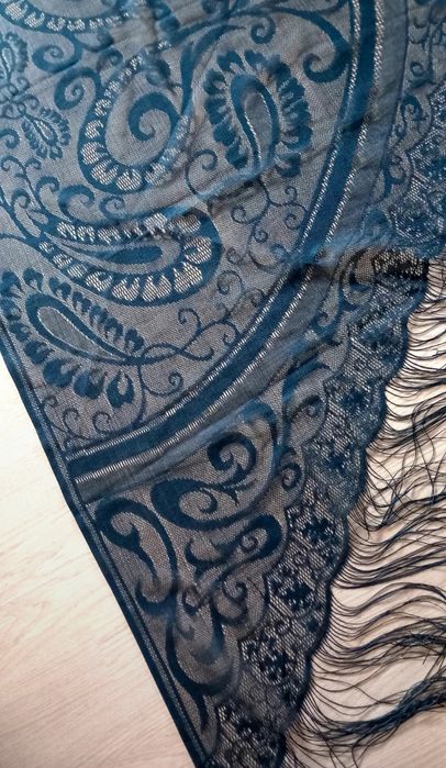 nowa chusta pareo szal w kształcie trójkąta czarna frędzle boho