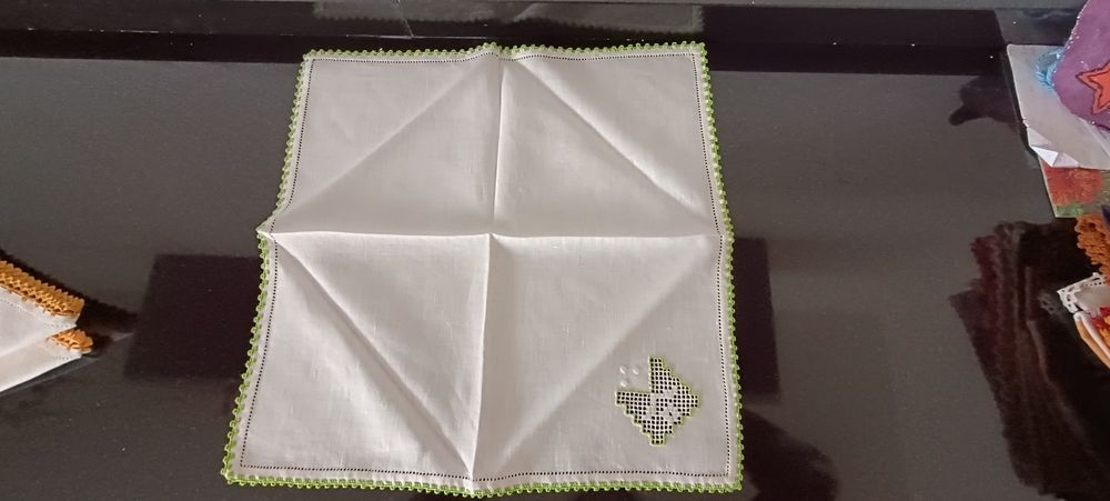 6 guardanapos bordados crochê
