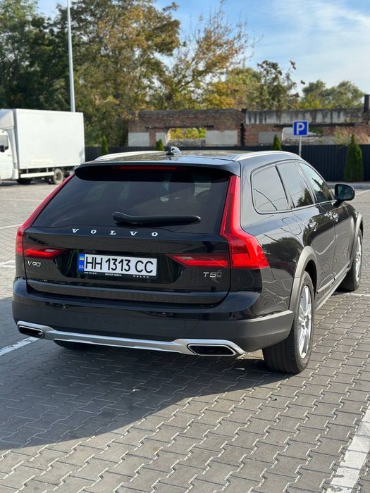 Volvo V90 Cross country