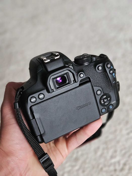 Canon EOS 850D + Stroboss 60 II C + Canon EF 50mm f/1.8