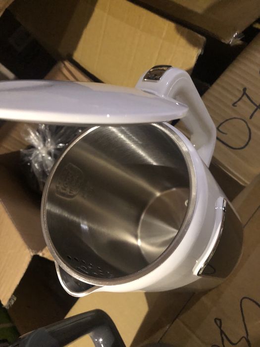 MR-024 Ел.чайник 1,7л,1850-2200 Вт сенс.панель Maestro