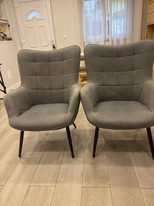 2 cadeiroes cinza jysk