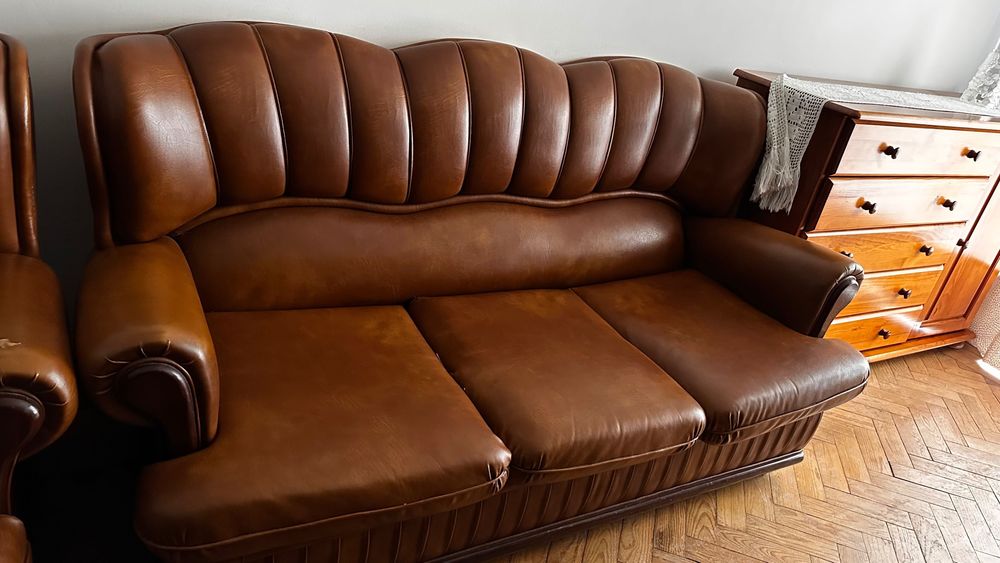 Sofá de 3 lugares + 2 poltronas