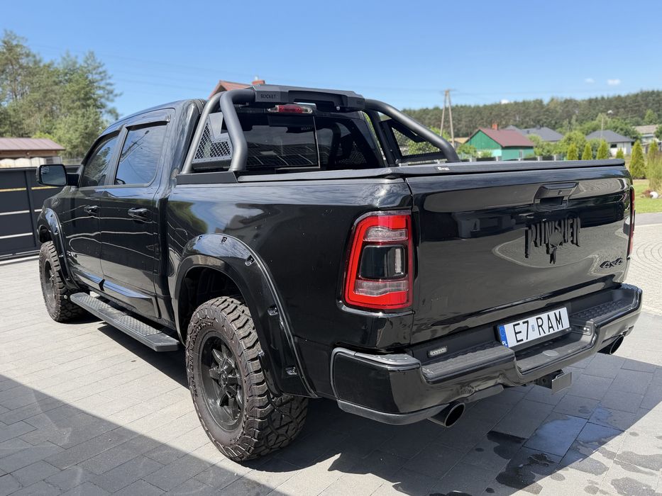 Ram 1500 5.7 Punisher full led alcantara czarna perla roll bar hak3500