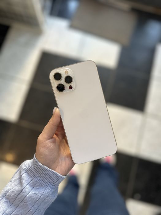 iPhone 12 Pro Max на запчастини