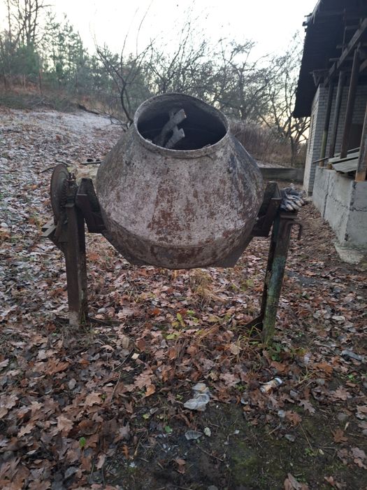 Бетонозмішувач бу