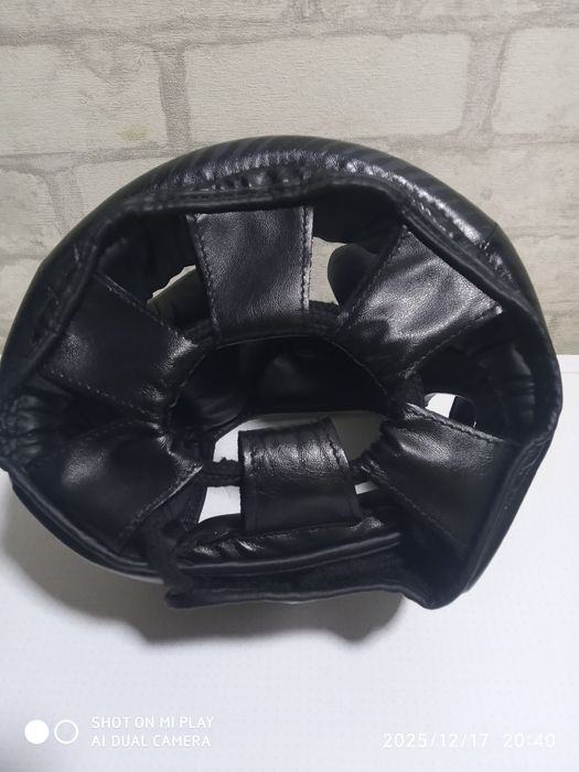 Продам защитный шлем для единоборств Хард–тоуч.