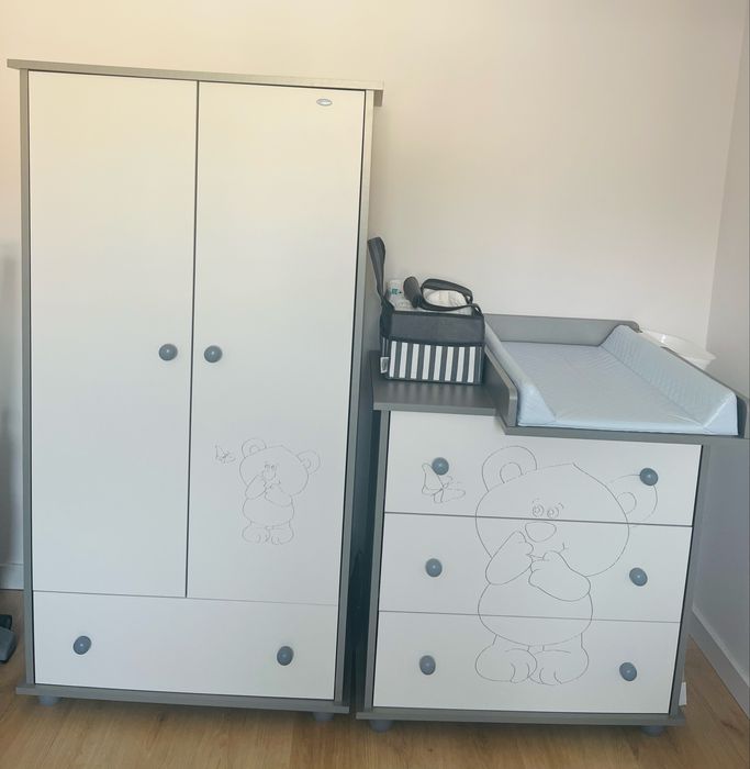 Zestaw mebli dziecięcych drewex łóżeczko, szafa, komoda, stolik