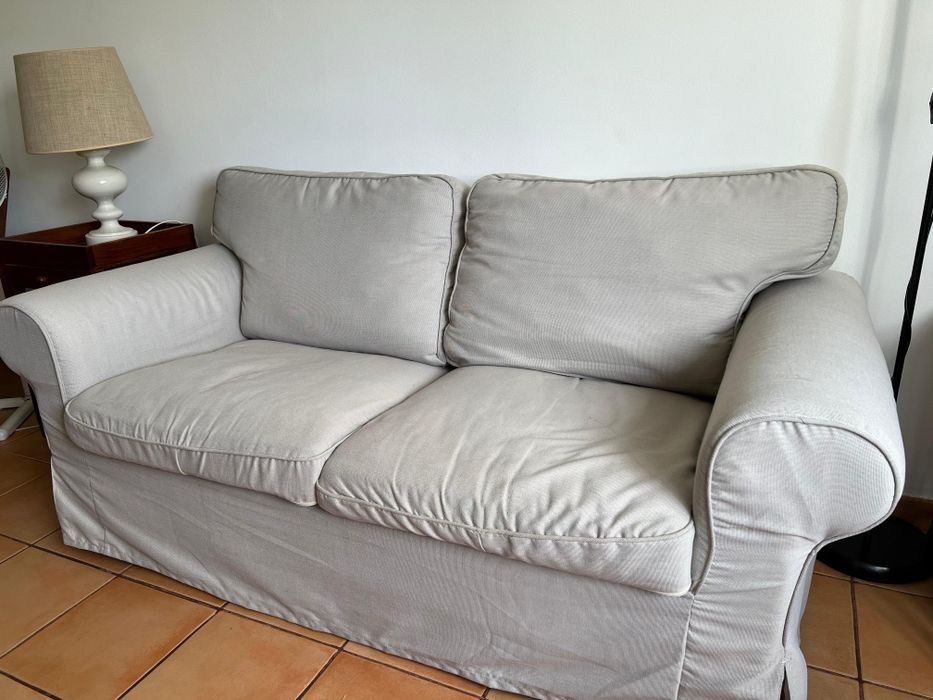 EKTORP sofá de 2 lugares