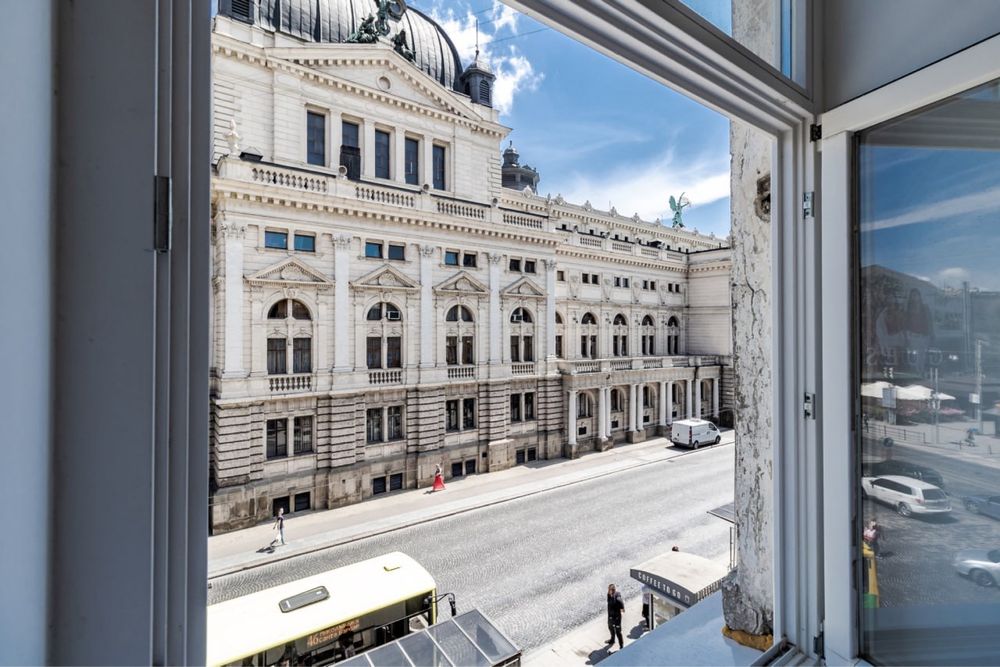 Оренда квартири в центрі Львову • 5 хв до Оперного театру • ВІДЕООГЛЯД