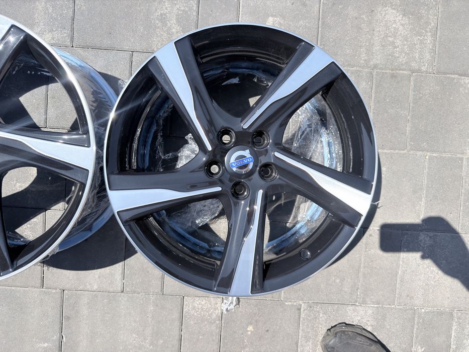 5x108 18 Volvo R- design V60 Xc60 xc40 v40  swieżo  po regeneracji