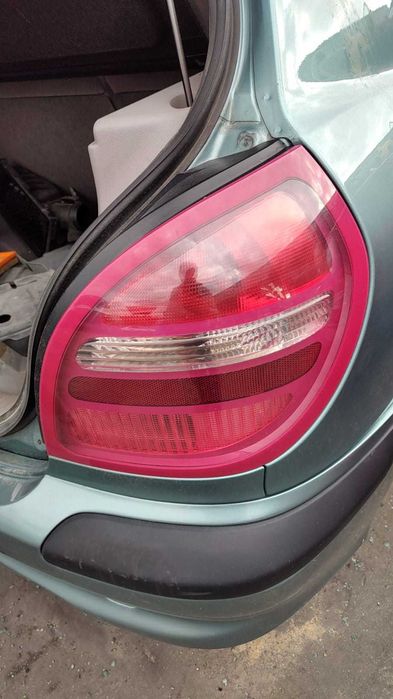 Farolins para Nissan Almera