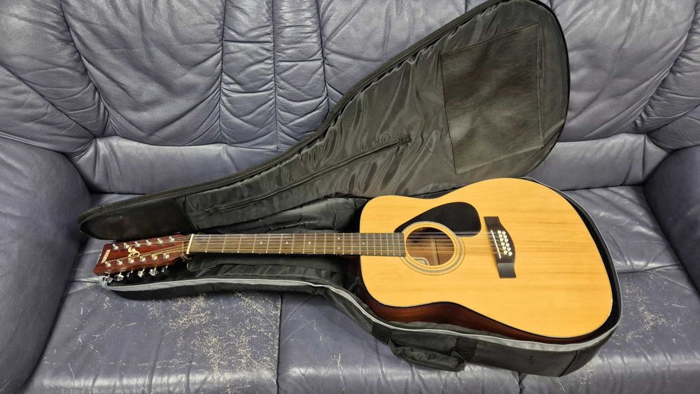 Yamaha FG-412-12 12-струнна акустична гітара з кофром